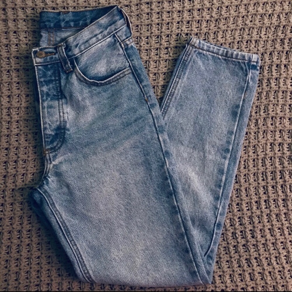 Brandy Melville High Rise Jeans